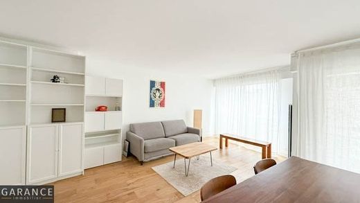 Apartment in Motte-Picquet, Commerce, Necker, Paris