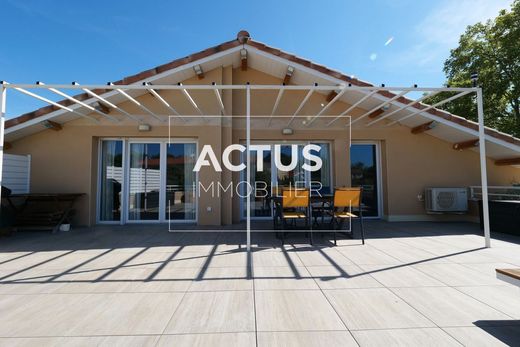 Apartment in Salon-de-Provence, Bouches-du-Rhône