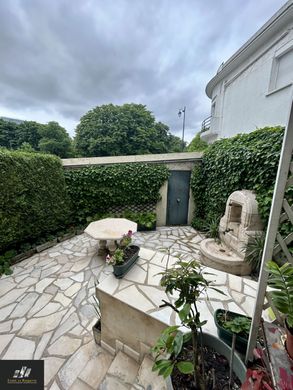 Apartment in Saint-Mandé, Val-de-Marne