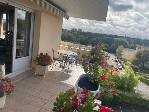 Apartment in Verrières-le-Buisson, Essonne