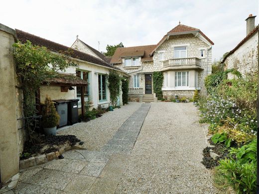 Luxury home in Vaux-le-Pénil, Seine-et-Marne