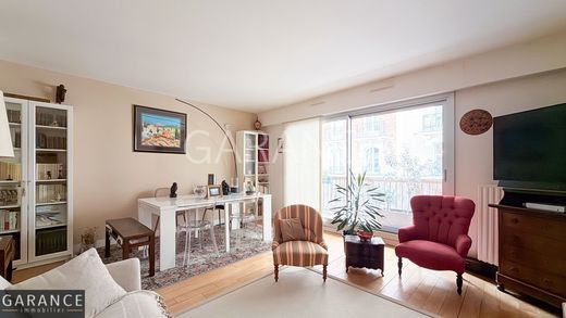 Apartment in Motte-Picquet, Commerce, Necker, Paris