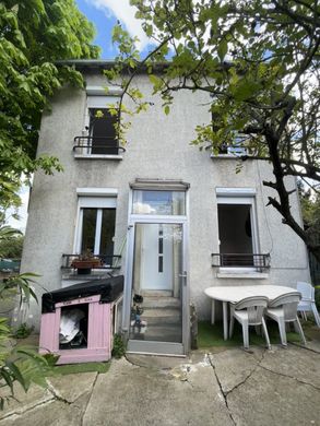Maison de luxe à Bagnolet, Seine-Saint-Denis