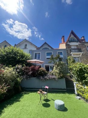Luxury home in Suresnes, Hauts-de-Seine