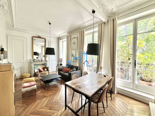 Apartment in Canal Saint Martin, Château d’Eau, Porte Saint-Denis, Paris