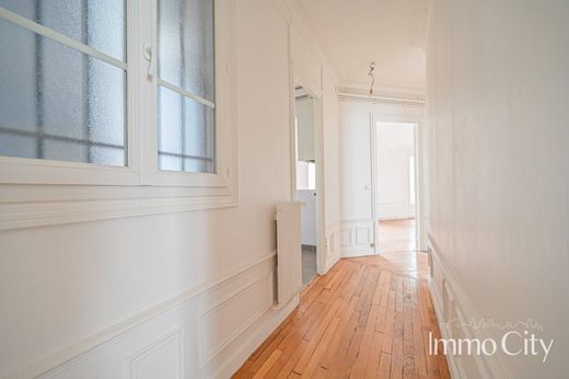 Apartment in Monceau, Courcelles, Ternes, Paris