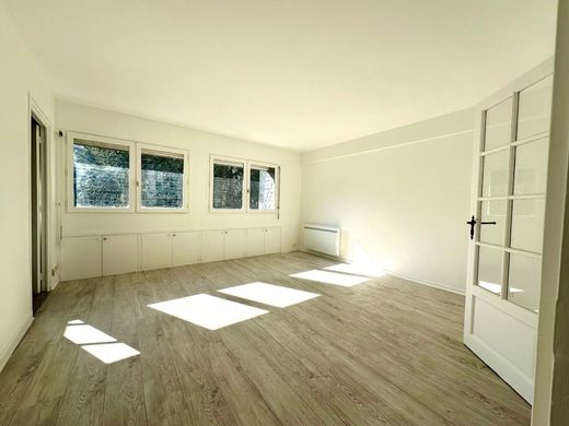 Apartment in Sorbonne, Jardin des Plantes, Saint-Victor, Paris