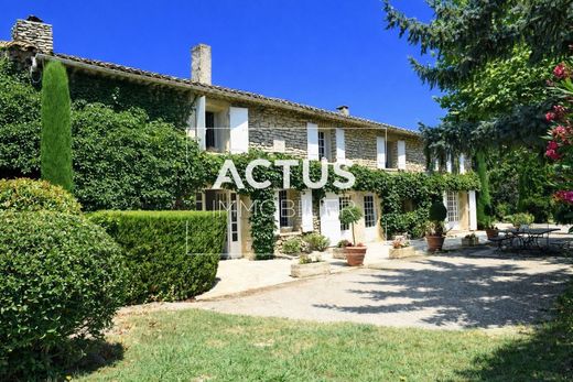 Luxury home in Sénas, Bouches-du-Rhône