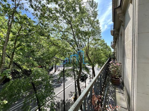 Apartment in Canal Saint Martin, Château d’Eau, Porte Saint-Denis, Paris