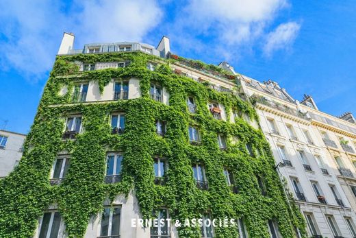 Apartment in Canal Saint Martin, Château d’Eau, Porte Saint-Denis, Paris