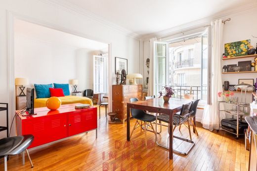 Apartment in Montmartre, Abbesses, Grandes-Carrières, Paris
