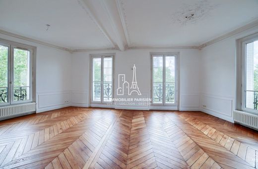 Appartement à Montmartre, Abbesses, Grandes-Carrières, Paris