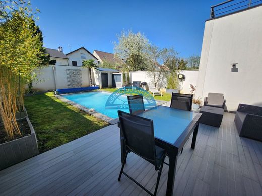 Casa de lujo en Ormesson-sur-Marne, Valle de Marne