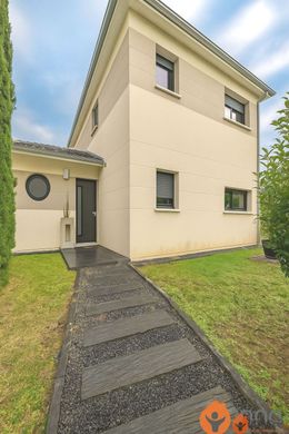 Luxury home in Villenave-d'Ornon, Gironde