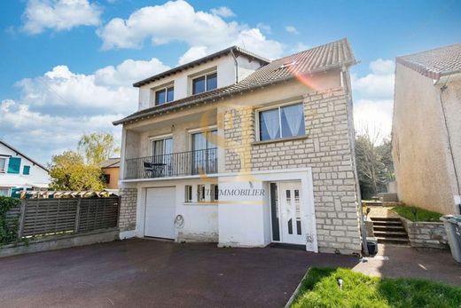 Luxury home in Quincy-sous-Sénart, Essonne