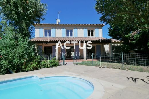 Luxury home in Eyguières, Bouches-du-Rhône