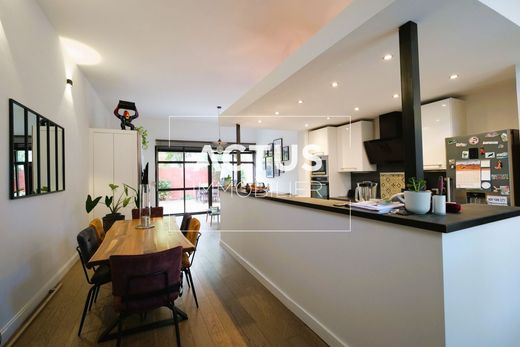 Luxury home in Salon-de-Provence, Bouches-du-Rhône