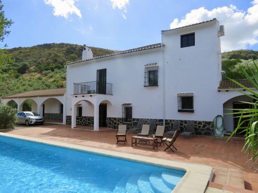 Country House in Rute, Province of Córdoba