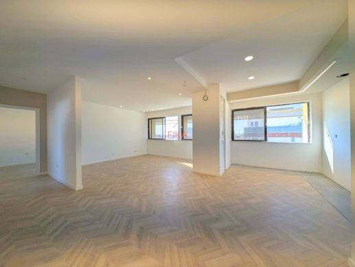 Apartment / Etagenwohnung in Setúbal, Distrito de Setúbal