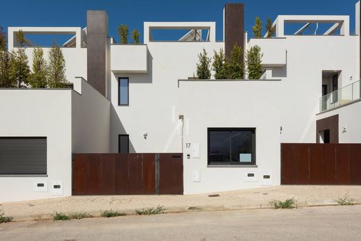 Townhouse in Moncarapacho e Fuzeta, Olhão