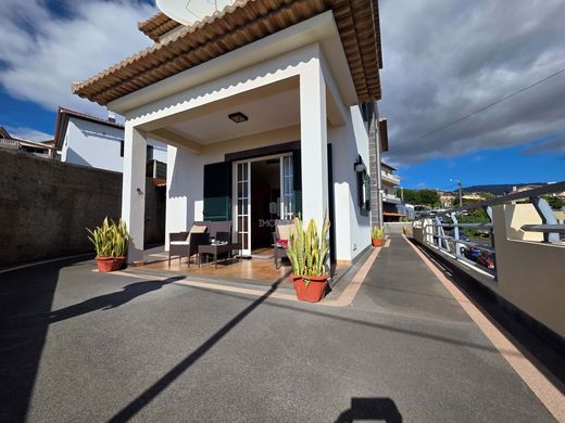Villa in Santa Cruz, Madeira
