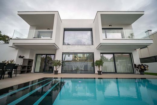 Villa in Almada, Distrito de Setúbal