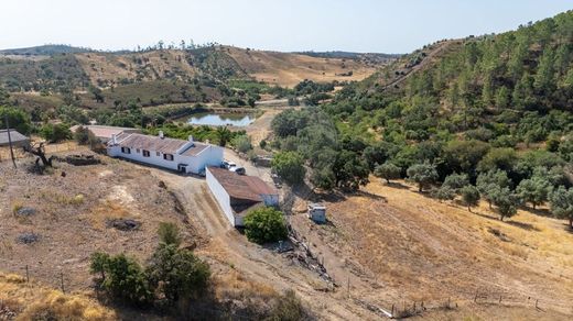 Ρουστίκ ή Αγροικίες σε Mexilhoeira Grande, Portimão