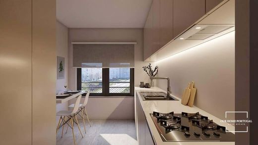 Apartment / Etagenwohnung in Santo António dos Cavaleiros e Frielas, Loures