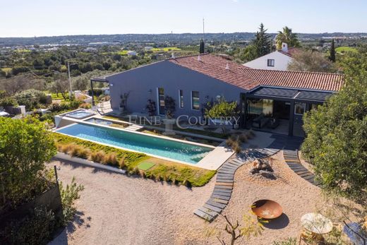 Villa in Moncarapacho e Fuzeta, Olhão