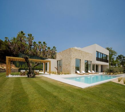 Detached House in Quinta do Lago, Loulé