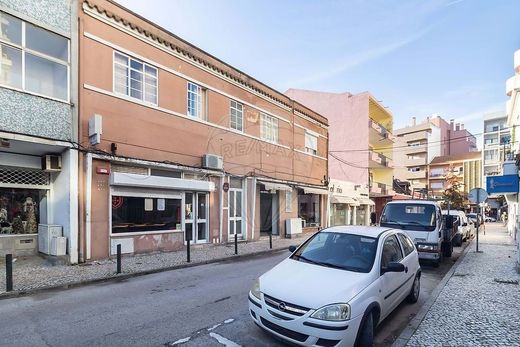 Wohnkomplexe in Barreiro, Distrito de Setúbal