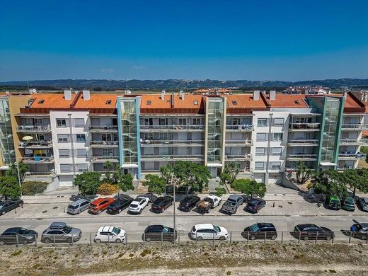 Apartment in São Martinho do Porto, Alcobaça