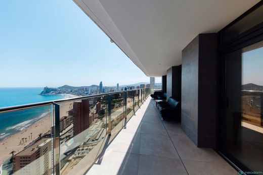 Apartment / Etagenwohnung in Alicante, Provinz Valencia