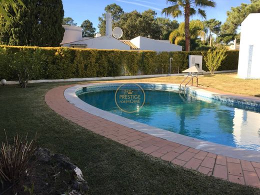 Villa in Quarteira, Loulé