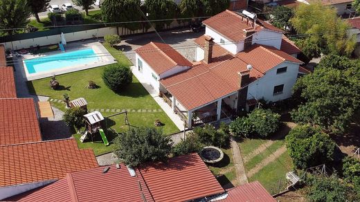 Вилла, Lousã, Distrito de Coimbra