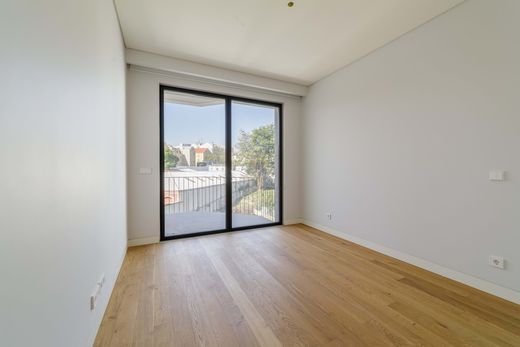 Apartment / Etagenwohnung in Santo António, Lisbon