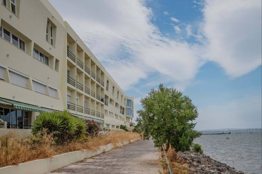 Apartment / Etagenwohnung in Alcochete, Distrito de Setúbal