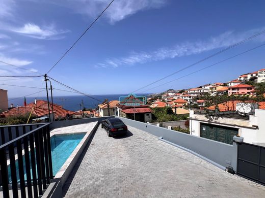 Funchal, Madeiraのヴィラ