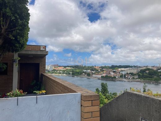 تاون هاوس ﻓﻲ فيلا نوا دغايا
, Vila Nova de Gaia