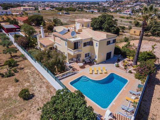 Detached House in Albufeira e Olhos de Água, Albufeira Municipality