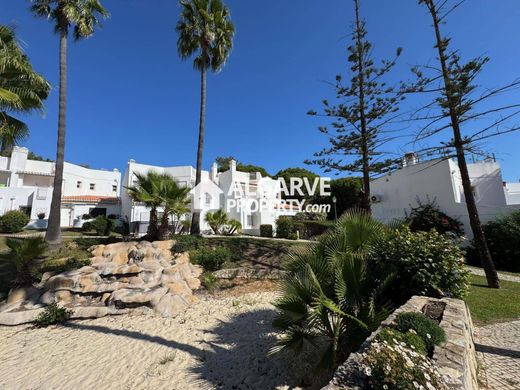 Chalet Pareado en Vale do Lobo, Loulé