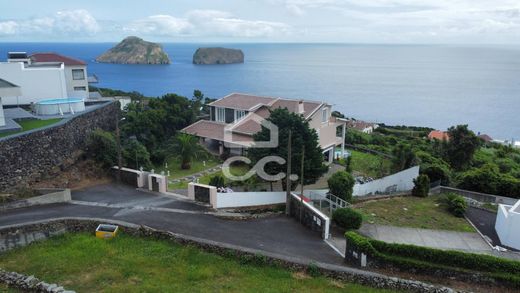 Villa a Angra do Heroísmo, Azores
