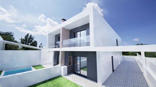 Villa zu verkaufen in Seixal