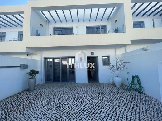 Apartment / Etagenwohnung in Tavira, Distrito de Faro