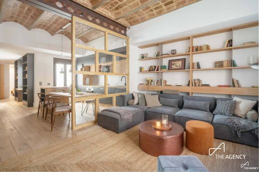 Apartment / Etagenwohnung in Barcelona, Provinz Barcelona