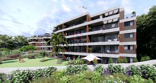 Apartment / Etagenwohnung in Machico, Madeira