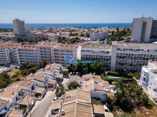 Stadswoning in Albufeira e Olhos de Água, Albufeira