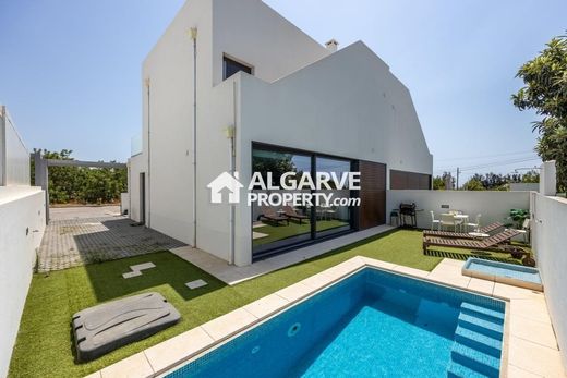 Villa en Luz de Tavira e Santo Estêvão, Tavira