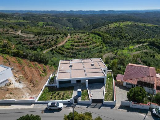 Detached House in Monchique, Distrito de Faro