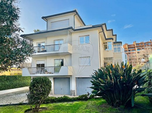 Apartment / Etagenwohnung in Cascais e Estoril, Cascais